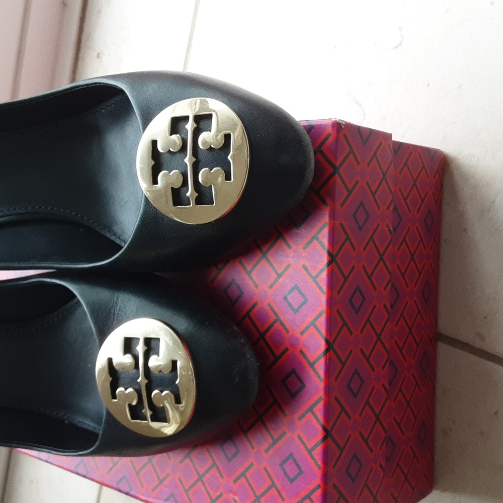 Tory Burch Black Leather Pumps - Picture 4 of 7